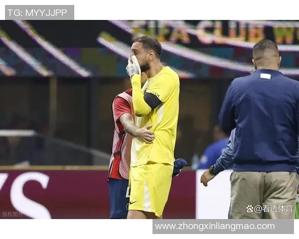 足球巨星泪洒赛场失落瞬间背后的情感与坚持