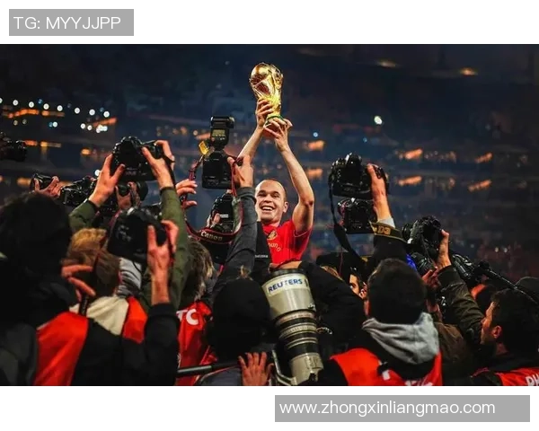 六月足球巨星生日盘点:那些在夏日诞生的传奇人物与辉煌时刻 六月足球巨星生日盘点:那些在夏日诞生的传奇人物与辉煌时刻